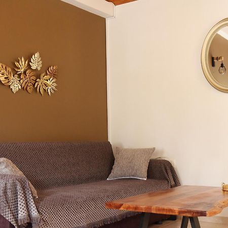 Main Square Apartment Sými Luaran gambar