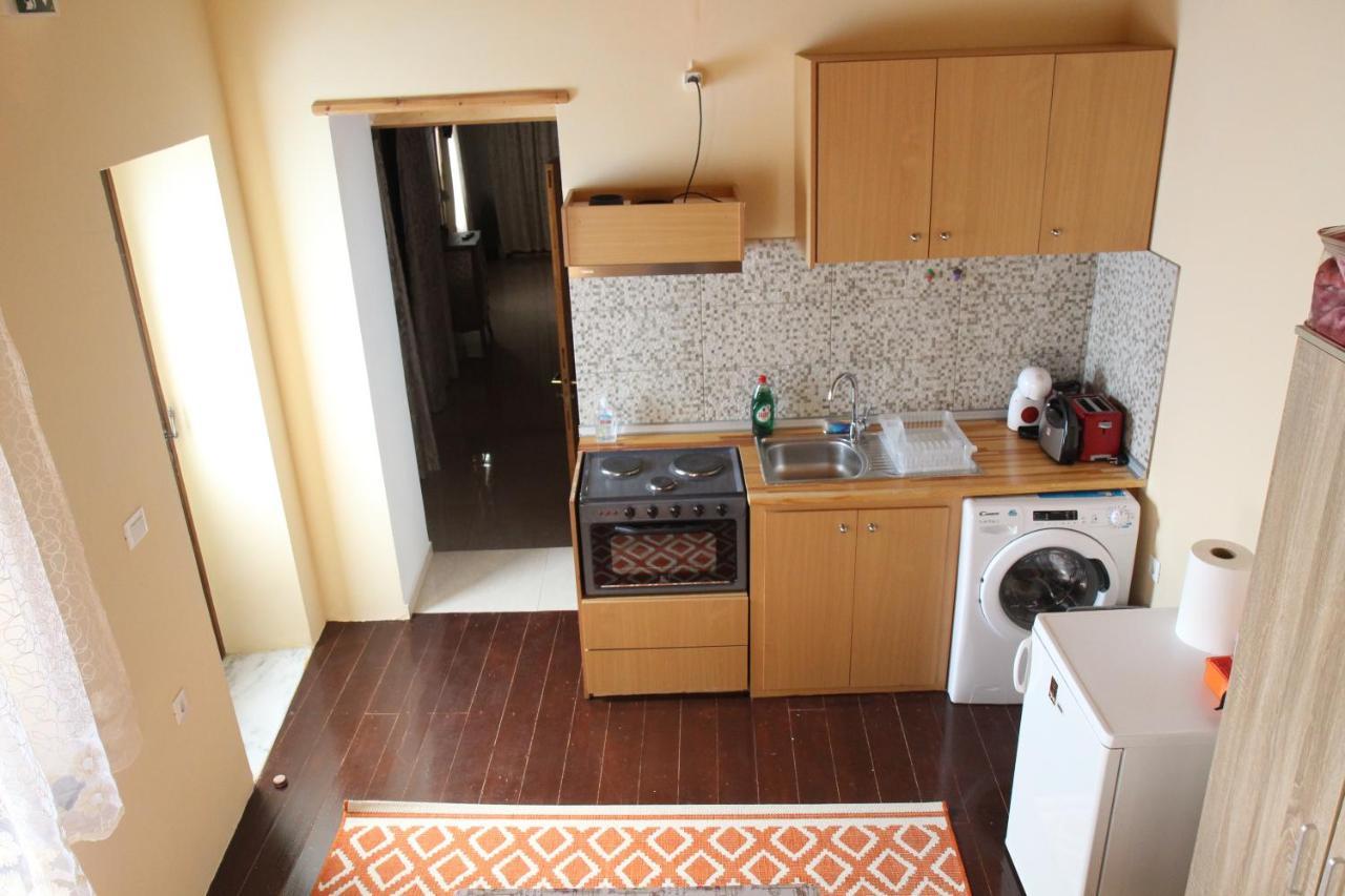 Main Square Apartment Sými Luaran gambar
