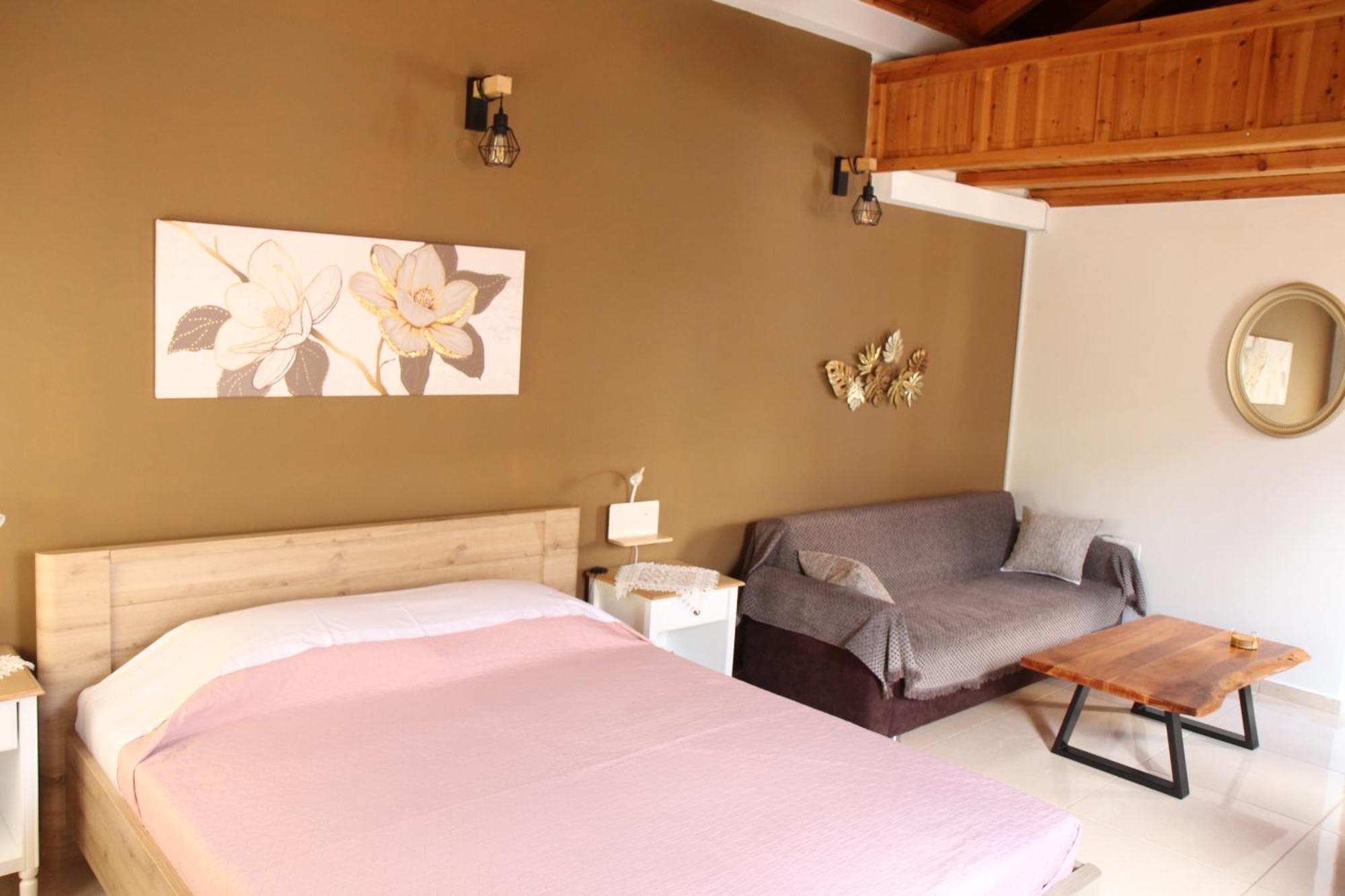 Main Square Apartment Sými Luaran gambar